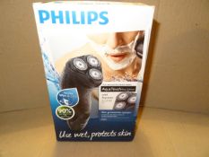 1 x Philips AT899 Aqua Touch Black Edition. Thanks to the Philips AT899/16 Aquatouch Shaver you