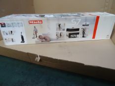 1 x Miele S7210 Bagged Upright Vacuum. RRP £365.99! •1800 watts
•Change dustbag indicator
•