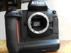 Nikon D1 CAMERA , NO LENS JUST BODY AS PICTURE , THIS PRODUCT HAS NOT BEEN TESTED