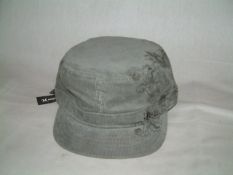 40x Hurley Melrose Caps - 20 x Coal Grey, 20 x Black. Rrp £19.95