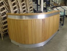 Used Curved  Bar / Reception Desk
size 2100mm long
1200mm deep
1100mm high