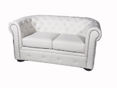 Brand New & Boxed 2 Seater Chesterfield
Matt White Faux Leather Upholstery
Great Quality
size