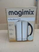 1 x Magimix La Bouilloire 1.7L Kettle. Stainless steel double wall . Concealed element limits