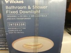 20x Wickes BRANDED   low voltage shower light kits in white  includes P65 light fitting ,