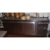 1 x  3 Door Fridge With Worktop
Width: 180cm