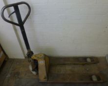 PALLET TRUCK Used Spares Or Repair