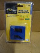 90 x Tool-Tech Magnetiser/Demagnetiser. Convinient pocket sized, magnetises or demagnetises most