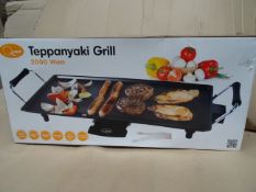 1 x Quest Teppanyaki Grill. 2000 Watt. Cool touch handles, adjustable thermostat, grease tray, non