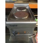 Used But in full working order 

Lincat HT3 Electric Boiling Top Silverlink - Used but fully