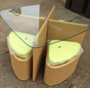 This unique four leaf clover all weather rattan table set is ideal for garden, patio or home use.