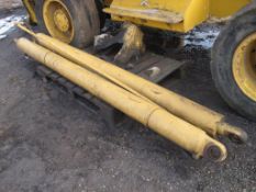 Caterpillar D300 Tipping Rams
2 x Very good Caterpillar D300 dumper tipping rams - good long rams