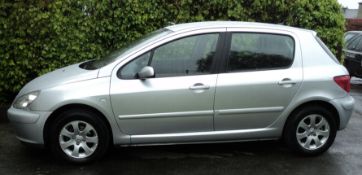 SUPERB LATE MODEL (30th NOVEMEBER 2004) PEUGEOT 307 S. 1.6
43,400 MILES