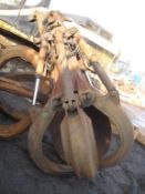 Fuchs grab
Good grab from 30 tonne machine