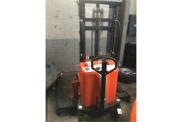 2014 Record manual straddle stacker with power lift