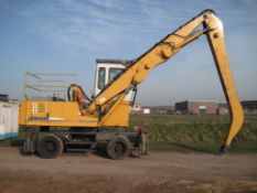 Liebherr 924B
2003
24 tonne scrap rehandler with hydraulic high rise cab and solid tyres in
very