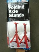 Folding axle stands