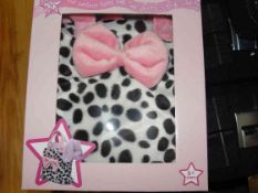 12 FURRY PET PARLOUR BAGS new items, all easy sellers. Straight off the shelves of a retail shop.