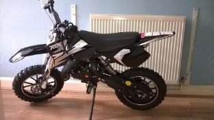 1x BRAND NEW 49cc 2 stroke petrol pit/dirt bike BLACK with restrictable speed where riders need to