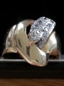 large 18 ct gold ring