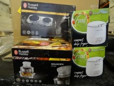 4 x Russell Hobbs Items to include: 1 x Russell Hobbs Halogen Oven, 1 x Russell Hobbs Mini Hob & 2 x