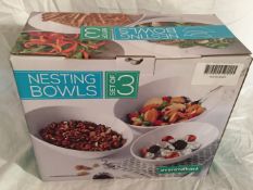 Over and Back White Porcelain Nesting Bowls 3 Piece Set- BRAND NEW
These elegant bowls in white