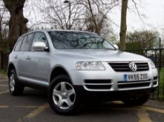 Volkswagen Touareg 2.5 TDI 5dr 2005 131000 miles. Black Leather-Two Owners-FSH Stunning example of