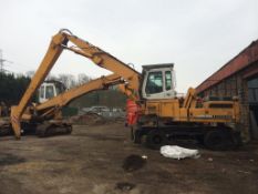 Liebherr 934B
2003
24 tonne scrap rehandler with hydraulic high rise cab and solid tyres in
very