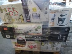 1 x Large Pallet (7) to contain 55 Boxed items to include: 2 in 1 steam brush, russell hobbs kettle,