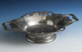 Schale, Zinn, Jugendstil, auf Unterseite bez. 