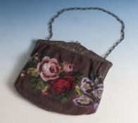 Reserve: 60 EUR        Abendhandtasche, 19. Jahrh., feine Perlstickarbeit m. Rosenmuster,