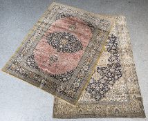 Reserve: 300 EUR        2 Seidenbrücken, a) ca. 210 x 132 cm, goldgrundig, floral gefüllt, b)