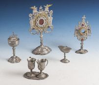 Miniatur-Konvolut v. versch. sakralen, liturgischen Gegenständen, Zinn, um 1900: Zwei Monstranzen,