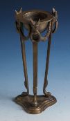 Räuchergefäß im Empirestil, Bronzeguß, auf drei Füßen, Alter unbekannt. H. ca. 17,5 cm.
