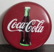 Coca-Cola-Schild, Metall, rücks. bez. u. dat. 1990, DM. ca. 50 cm, sehr gute Erhaltung.Mindestpreis: