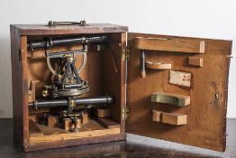 Theodolit-Vermessungsgerät, 19. Jahrh., bez. 