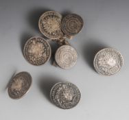 7 historische Münzen, zu Knöpfen umgearbeitet. Haus Habsburg - Ungarn, Taler 1766-1780,Patrona