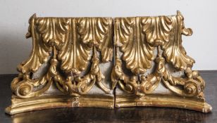 Holzkapitell, vergoldet, 18./19. Jahrh. (zweitlg.). Br. ca. 70 cm, H. ca. 32 cm.Mindestpreis: 50