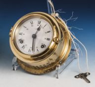 Schiffschronometer, Wempe Chronometerwerke Hamburg, Messinggehäuse mit scharniertem undverglasten