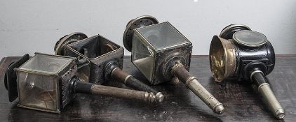 Konvolut v. 4 versch. orig. Kutschenlampen, 19. Jahrh. (bei einer Lampe fehlen dieVerglasungen),