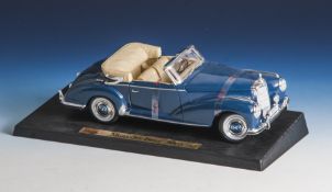 Modellauto Mercedes Benz-Collection, 300 S, Bj. 1955, Maisto, Maßstab 1:18.