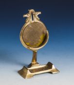 Uhrenhalter, Bronzeguss im Art-Déco Stil. H. ca. 15,5 cm.Mindestpreis: 40 EUR