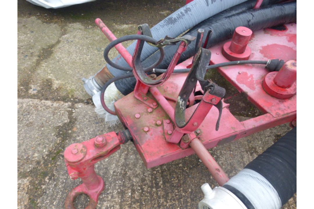 Vintage fire pump trailer c/w pipes. - Image 4 of 6
