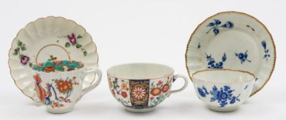 Five pieces of Worcester tea and coffee wares: comprising a faceted teabowl and saucer painted in