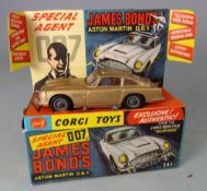Corgi No 261 James Bond's Aston Martin DB5:, with card inner stand, spare passenger figure,