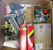 A collection of Hornby railway items: including a class 70 diesel locomotive No D7063 in BR blue