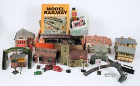 Hornby and others, a collection of assorted locomotive spares:, scenic materials, controllers,