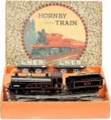 A Hornby No2 goods set (LNER): includes a 4-4-0 locomotive No 2711 with six wheel tender and two