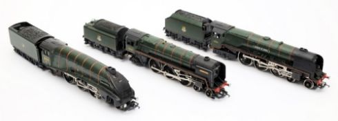 Hornby, a 4-6-2 locomotive No. 46231 'Duchess of Atholl':, with six wheel tender in B.R.