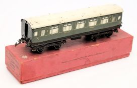 Hornby, a 3rd/brake coach: in Southern green livery, incorrectly boxed.