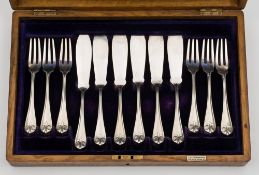 A set of six Edward VII fish knives and forks, maker Francis Higgins II, London, 1904: initialled,